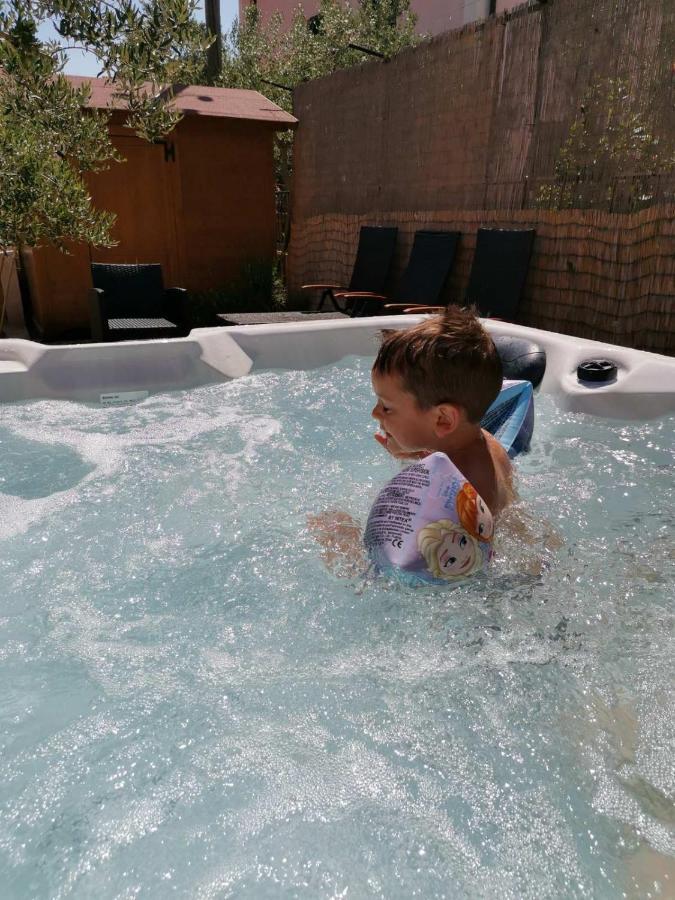 Holiday Home Istra With Jacuzzi Medulin Eksteriør bilde